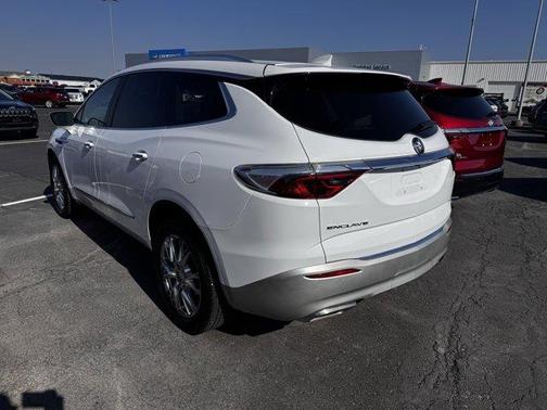 2022 Buick Enclave Essence