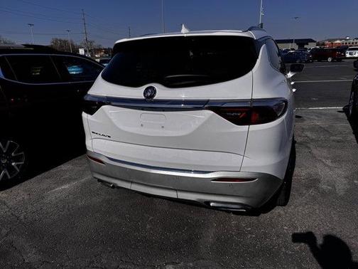 2022 Buick Enclave Essence