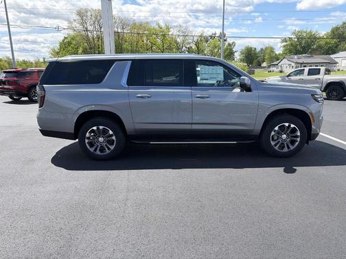 Sterling Gray Metallic 2026 Chevrolet Suburban LT