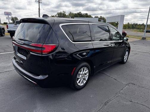 2024 Chrysler Pacifica Touring-L