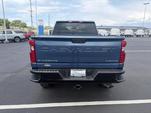 Lakeshore Blue Metallic 2026 Chevrolet Silverado 2500 Custom