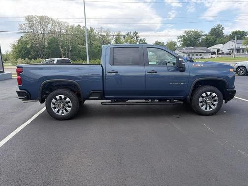 Lakeshore Blue Metallic 2026 Chevrolet Silverado 2500 Custom