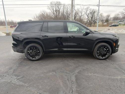 2024 Chevrolet Traverse LS