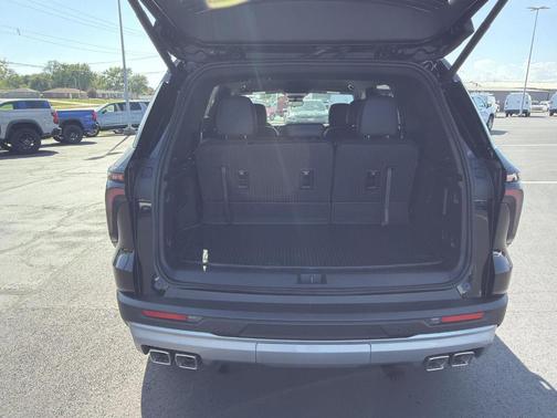 Mosaic Black Metallic 2026 Chevrolet Traverse LT