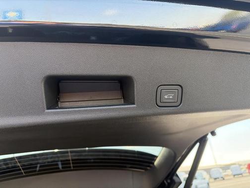 Mosaic Black Metallic 2026 Chevrolet Traverse LT