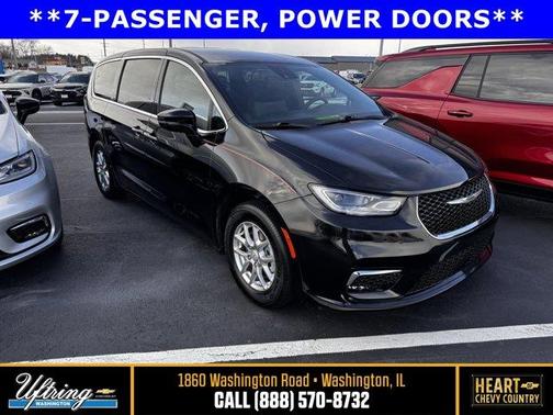 2025 Chrysler Pacifica Select