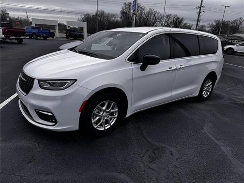 Bright White Clearcoat 2025 Chrysler Pacifica Select