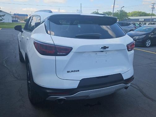Summit White 2023 Chevrolet Blazer 2LT