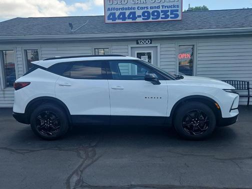 Summit White 2023 Chevrolet Blazer 2LT