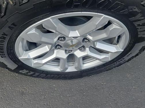 Dark Ash Metallic 2023 Chevrolet Silverado 1500 LT