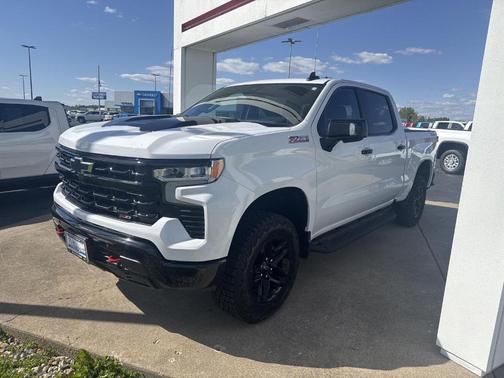Summit White 2026 Chevrolet Silverado 1500 LT Trail Boss
