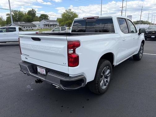 Summit White 2026 Chevrolet Silverado 1500 LT