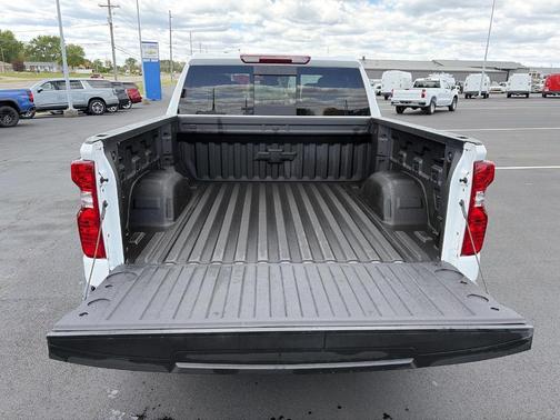 Summit White 2026 Chevrolet Silverado 1500 LT