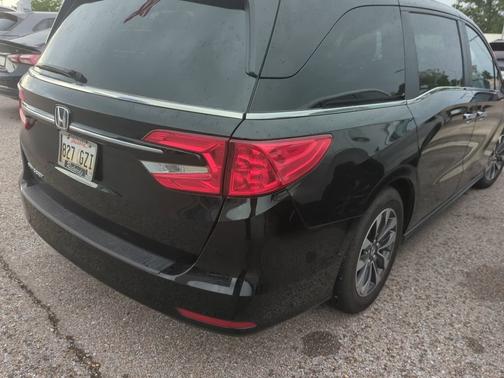 Crystal Black Pearl 2024 Honda Odyssey