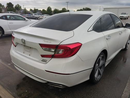 Platinum White Pearl 2020 Honda Accord