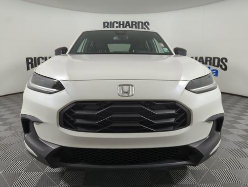 Platinum White Pearl 2026 Honda HR-V