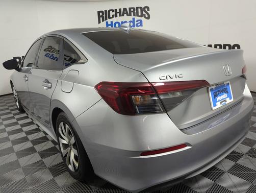 Solar Silver Metallic 2025 Honda Civic