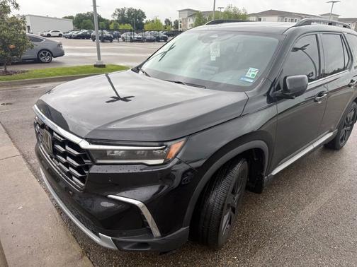 Crystal Black Pearl 2024 Honda Pilot