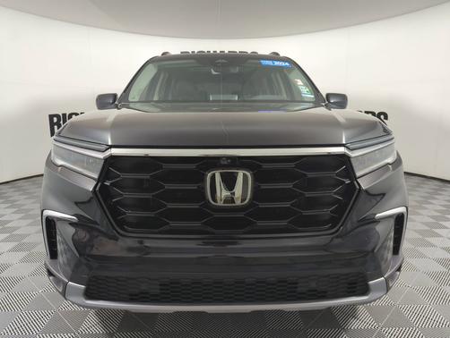 Crystal Black Pearl 2024 Honda Pilot