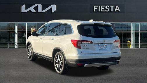 2022 Honda Pilot Touring 8-Passenger