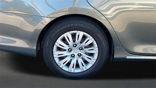 2013 Toyota Camry Hybrid 