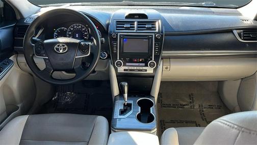 2013 Toyota Camry Hybrid 