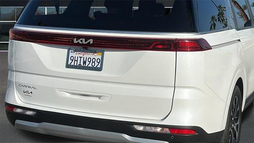 2024 Kia Carnival EX