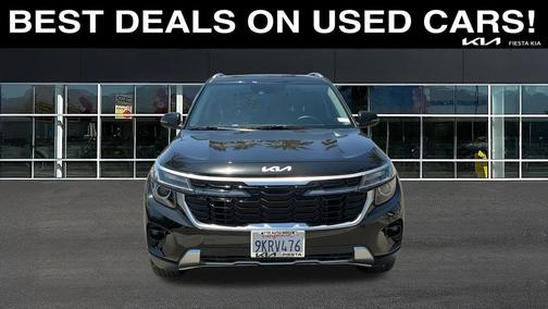 Black 2024 Kia Seltos S
