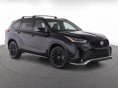 Black 2023 Toyota Highlander XSE
