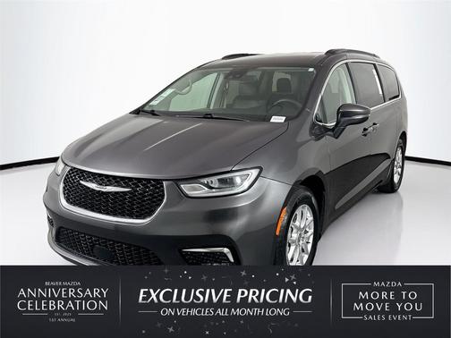 Granite Crystal Metallic Clearcoat 2022 Chrysler Pacifica Touring L