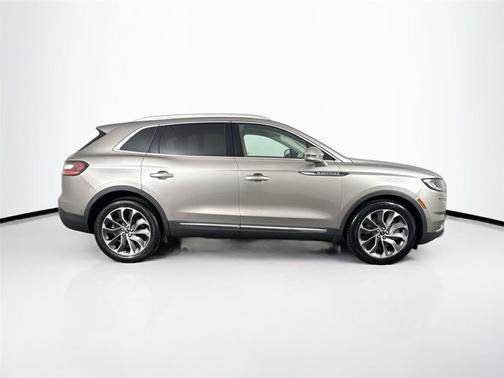 2021 Lincoln Nautilus Reserve