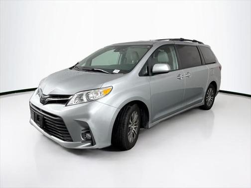 2019 Toyota Sienna XLE