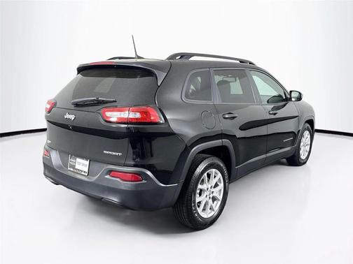 Diamond Black Crystal Pearlcoat 2017 Jeep Cherokee Sport
