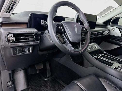 White 2025 Lincoln Aviator Reserve AWD