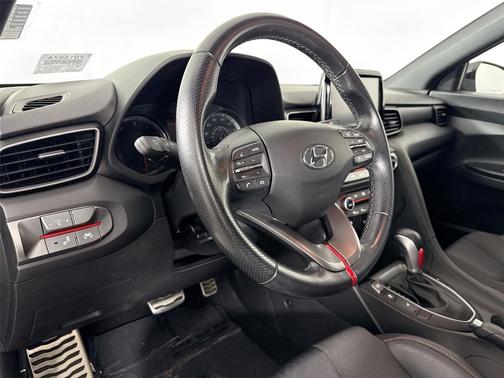 2019 Hyundai Veloster Base