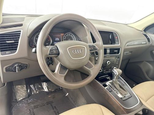 White 2016 Audi Q5 2.0T Premium