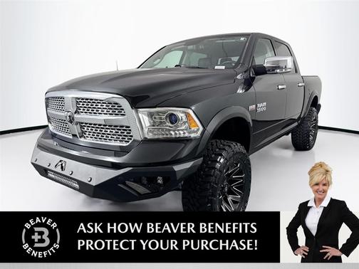 Brilliant Black Crystal Pearlcoat 2017 RAM 1500 Laramie