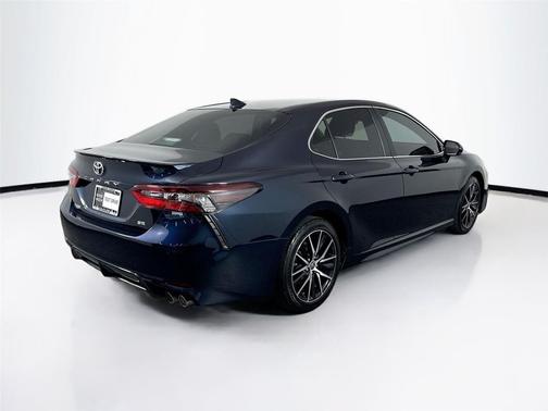Galactic Aqua Mica 2021 Toyota Camry SE