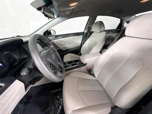 Symphony Silver 2017 Hyundai SONATA Sport