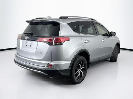 2018 Toyota RAV4 SE