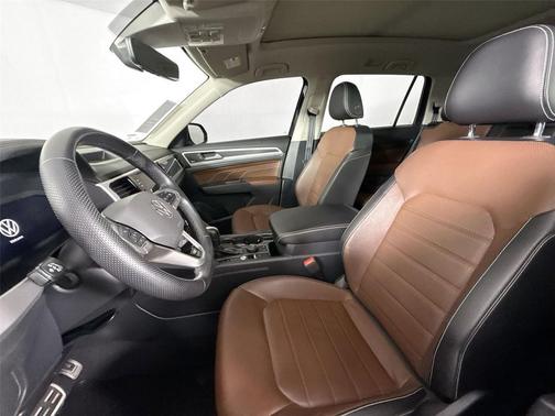 Deep Black Pearl 2022 Volkswagen Atlas 3.6L SEL Premium