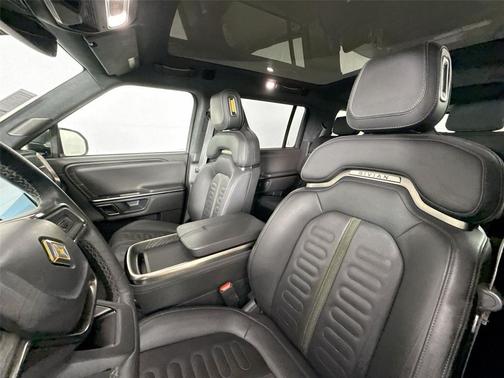 2023 Rivian R1S Adventure