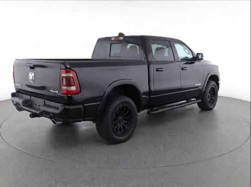 Diamond Black Crystal Pearlcoat 2023 RAM 1500 Laramie