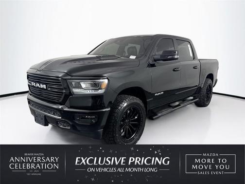 Diamond Black Crystal Pearlcoat 2023 RAM 1500 Laramie