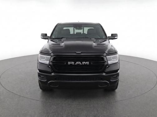 Diamond Black Crystal Pearlcoat 2023 RAM 1500 Laramie
