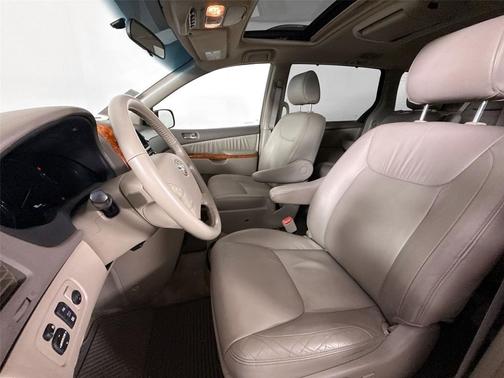 2008 Toyota Sienna XLE