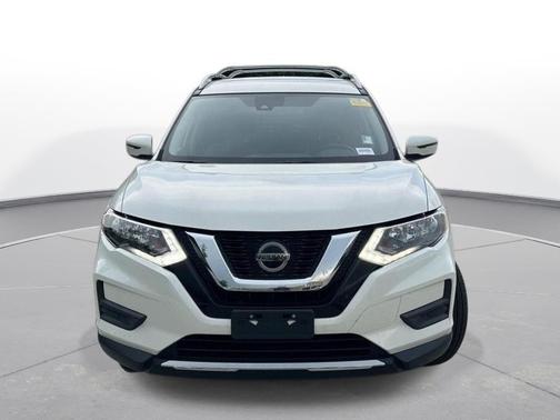 White 2020 Nissan Rogue SV
