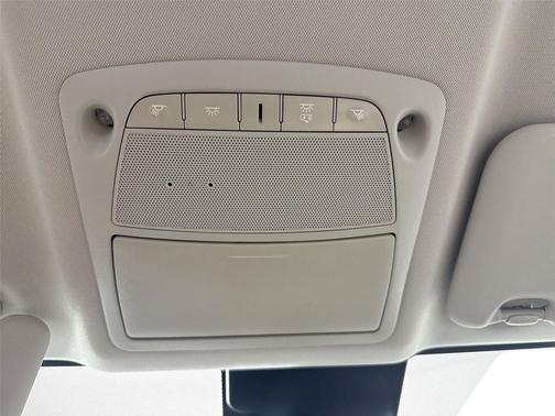 Pearl White Tricoat 2020 Nissan Rogue Sport SV