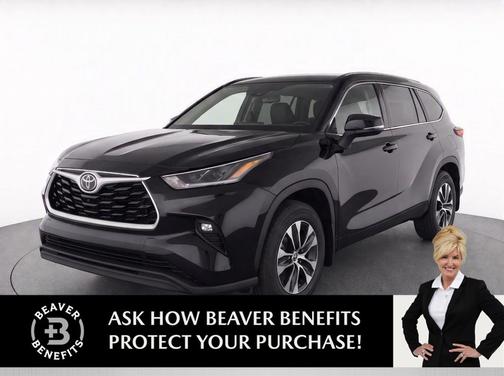 Midnight Black Metallic 2021 Toyota Highlander XLE