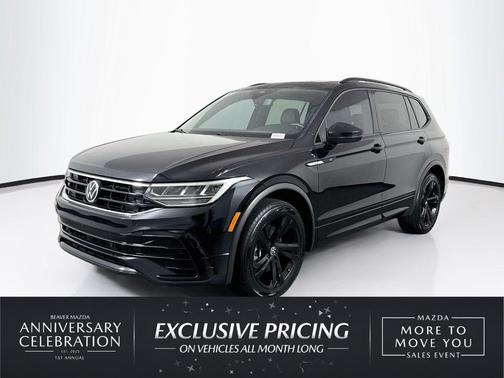 Deep Black Pearl 2024 Volkswagen Tiguan 2.0T SE R-Line Black